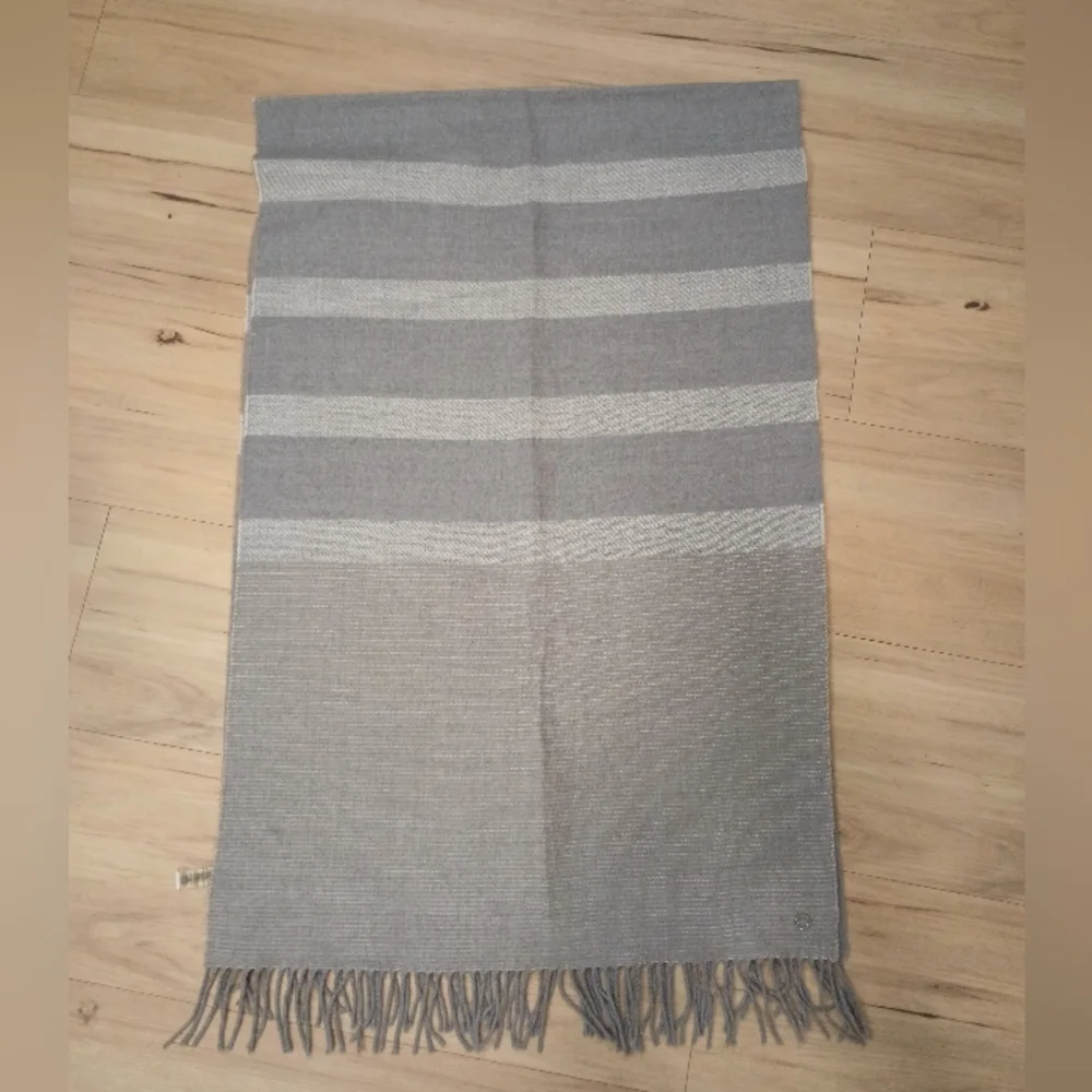 Calvin Klein blanket scarf
